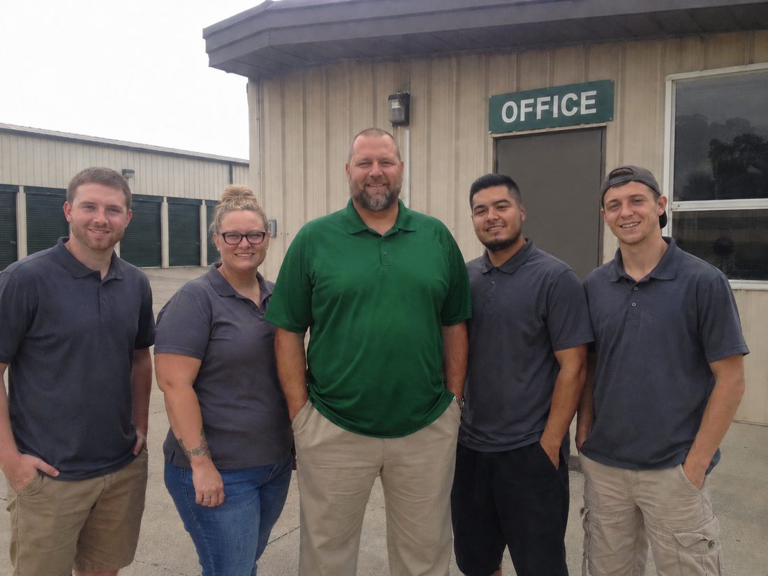 Pest control professionals in Akron, OH